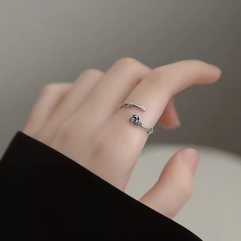 Thorned Rose Ring
